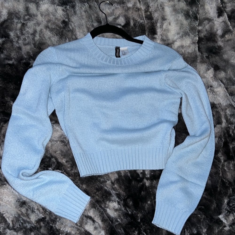 BNWT H&M Sweater 🩵